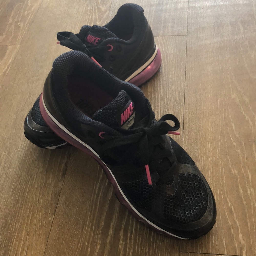 Nike women’s air max running shoes